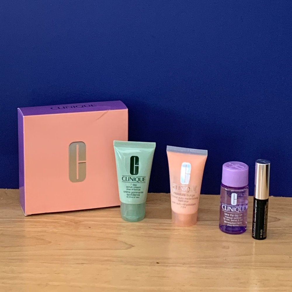 NIB Clinique Discover Set 4 Piece Moisture Surge